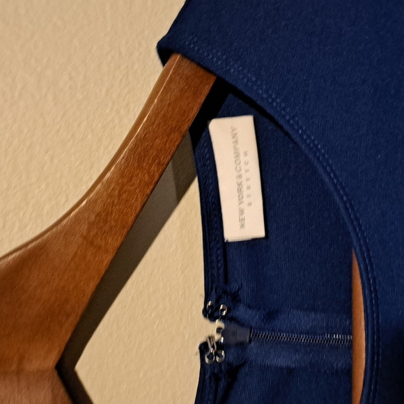 NWT NY & Co cobalt blue zipper pocket dress - Picture 2 of 9